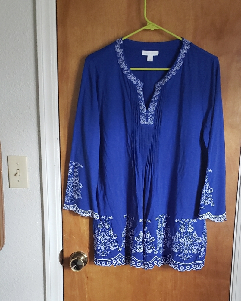 NWOT Charter Club embroidered V-neck tunic top & bell sleeves